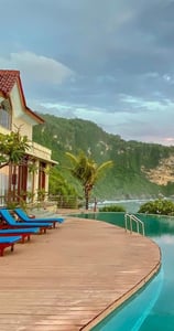 queen of the south beach resort