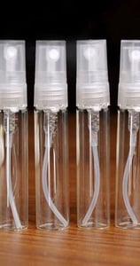 venta de decants. Un decant es una pequeña cantidad de perfume, transferida del frasco original a u
