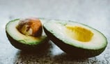 sliced-avocado-on-table