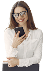 moça jovem feliz no celular