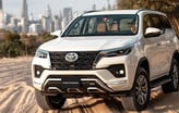 Toyota Fortuner siap disewa, nyaman dan tangguh untuk perjalanan jauh. - Santai Trans