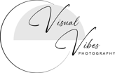 Visual Vibes Photography Logo und sinnliches schwarz-weiss Portrait