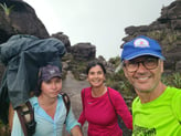 turistas italianos llegando a la cima del Tepuy Roraima