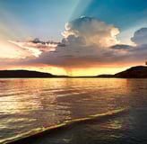 Süßenmühle am Bodensee – Abendlicher Blick auf den See mit dramatischen Wolken und Licht