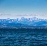 Hagnau am Bodensee – Blick auf die Schweizer Alpen über den See
