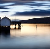 Bodman am Bodensee – Abendstimmung am See mit Bootshaus und ruhigem Wasser