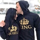 En AvantiRed creamos graficos en sudaderas personalizables