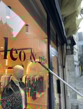 Nettoyage professionnel des vitres du magasin Léo et Ugo à Rouen par M & M Services Pro