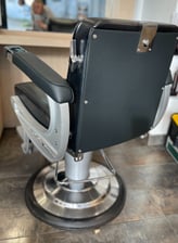 Fauteuil de barbier en expansé simili cuir noir