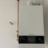naujai sumontuotas dujinis katilas viessmann vitodens 100