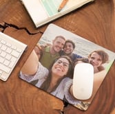 Mousepad personalizado con diseño único, perfecto para regalos corporativos o como accesorio