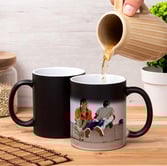 Taza mágica personalizada que revela un diseño único al agregarle líquido caliente.