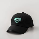 Gorra fina personalizada con diseño elegante, ideal para eventos exclusivos o como accesorio de moda