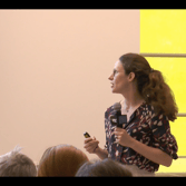 Exposé de Noémie Le Donné dans un événement Quatre-Quarts