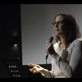 Exposé de Tamara Guénoun pendant un événement Quatre-Quarts