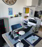 bureau hadmin assist poste de travail