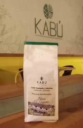 Café Tostado y molido, Proceso semi lavado, marca Kabú Café y Tradición Calarcá Quindío,