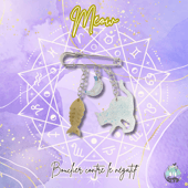 Broche avec un chat qui poursuit une lune et un poisson doré