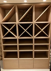 Meuble pour en bois pour ranger le vin fait par Laroux Menuiserie