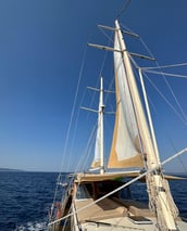 sailing to Ithaka from Kefalonia on Divane Turkish gulet