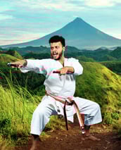 Sensei Lince Ravi perfoming kobudo kata