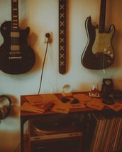 R8TRO-vinyl-album-wall-mount