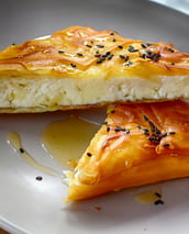 Filo Pastry stuffed with fetta cheese شرائح الجلاش المحشوة بالجبن الأبيض