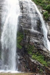 kolapathana falls