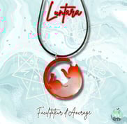 collier avec chat rouge et blanc