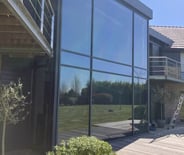 vitres très hautes chez un particulier nettoyées par Charente vitre net à Saint-Savinien