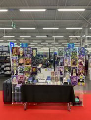 Stand marchés de noël decathlon metz 2022, stand petite plume illustrations manga