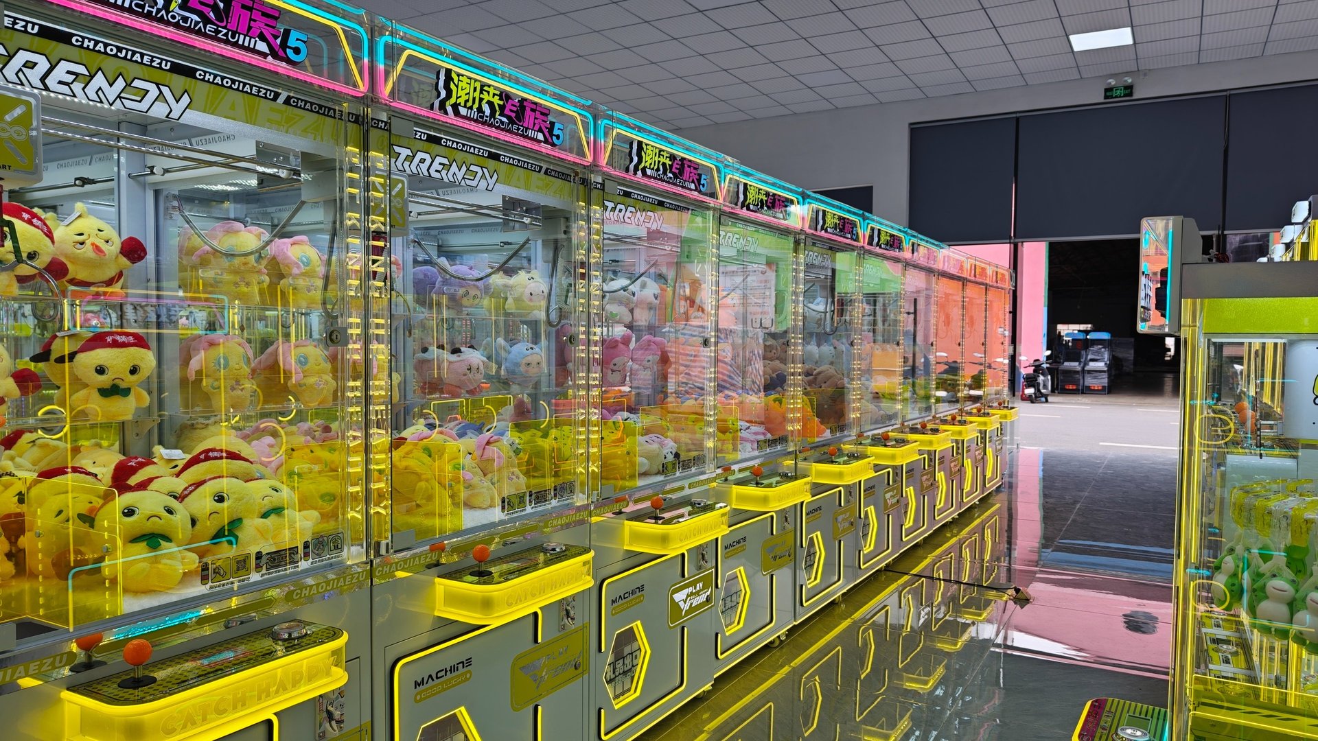 an abstract photo of a curved building with a blue sky in the background