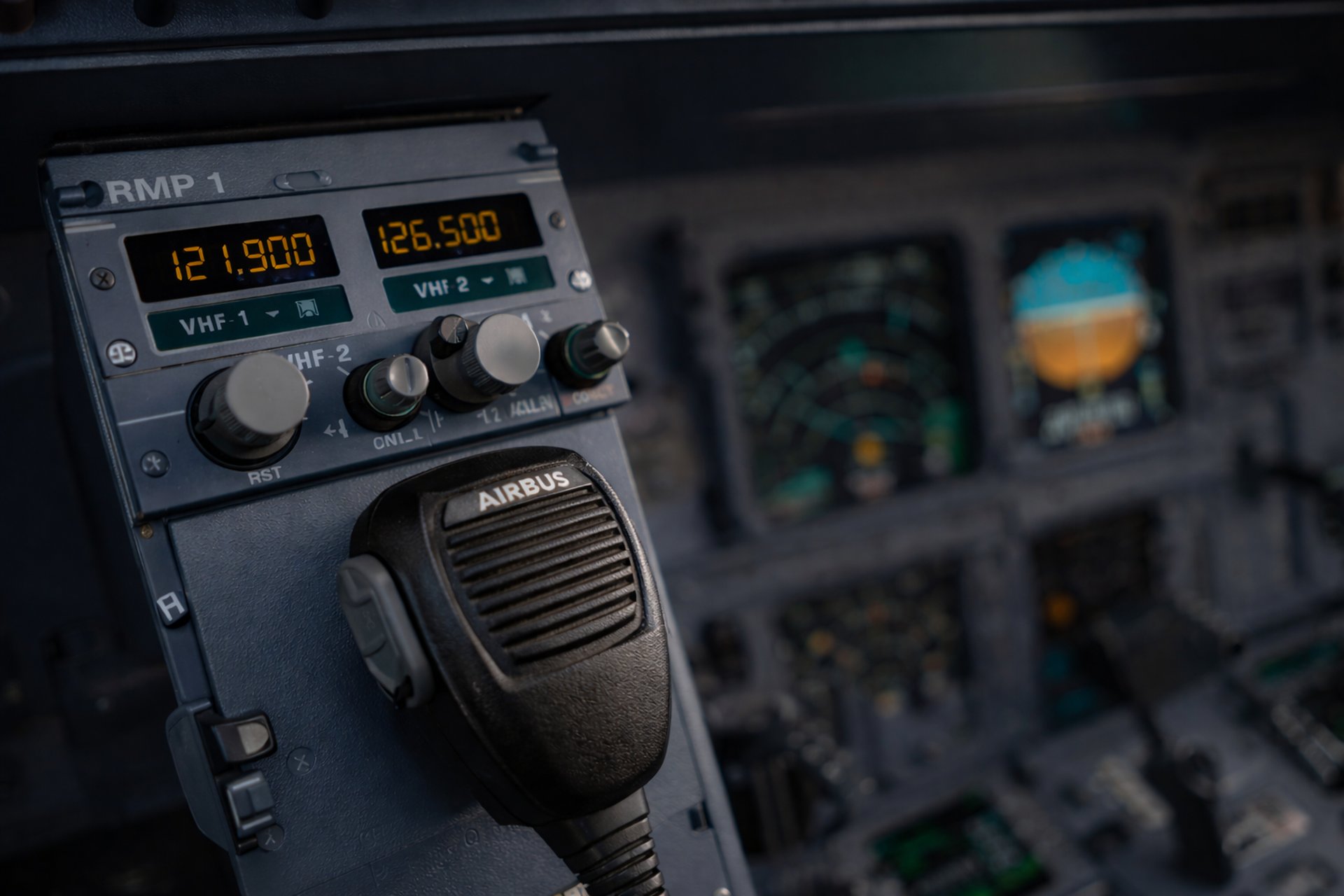 gray computer monitor