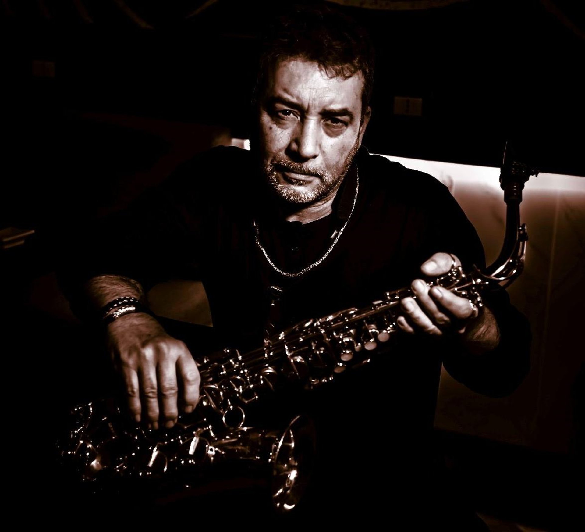 black and white bed linen