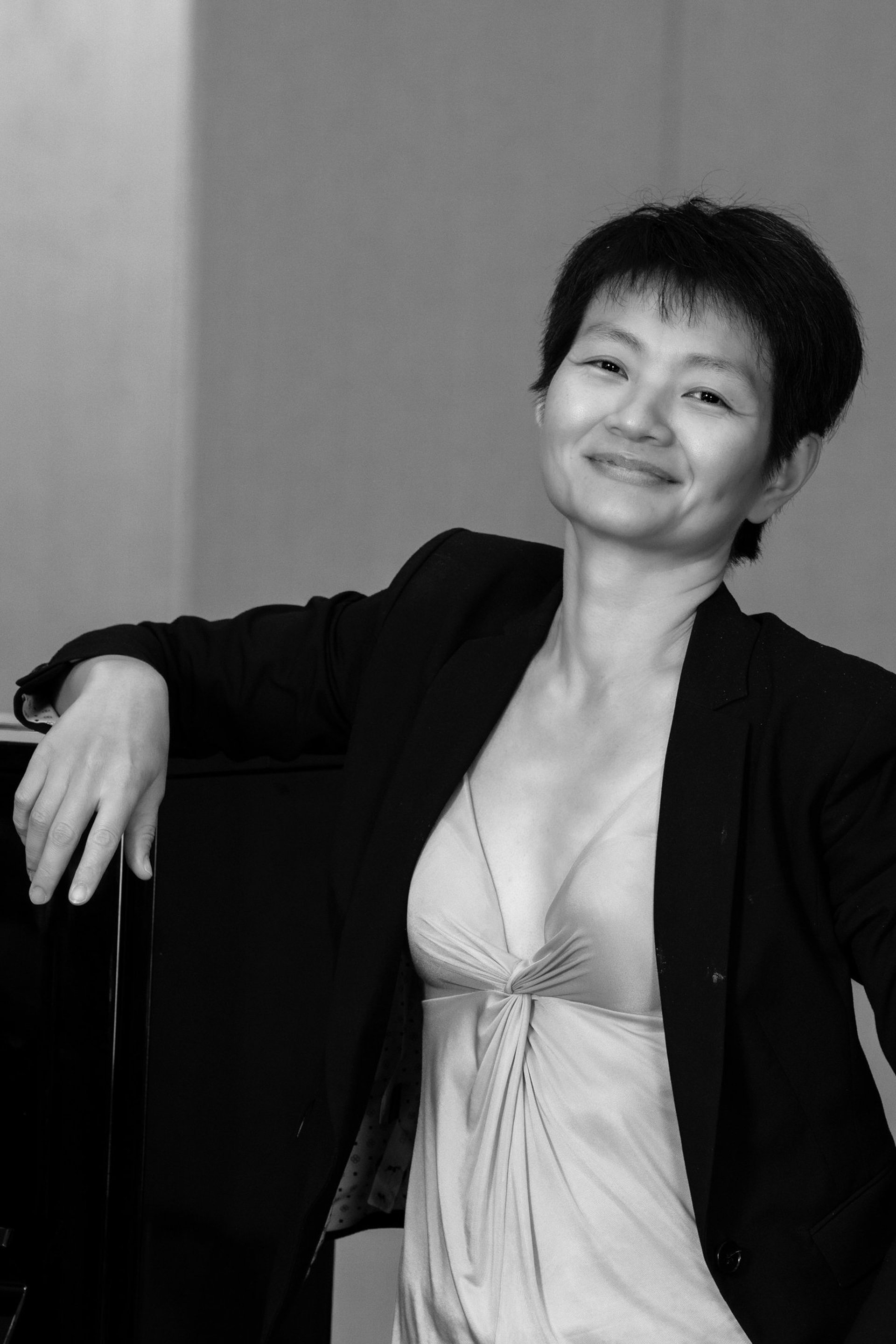 black and white bed linen