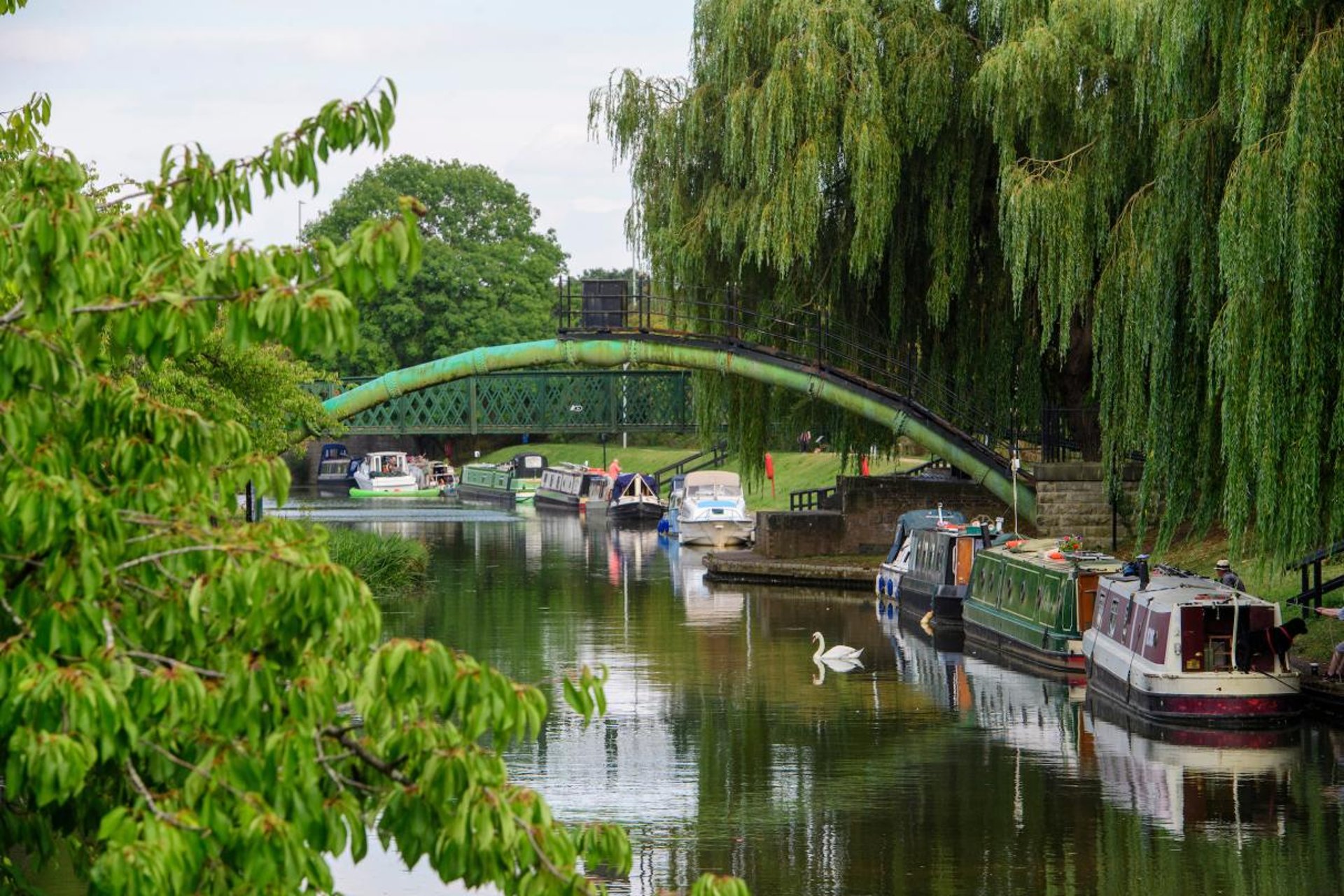 black and white bed linen