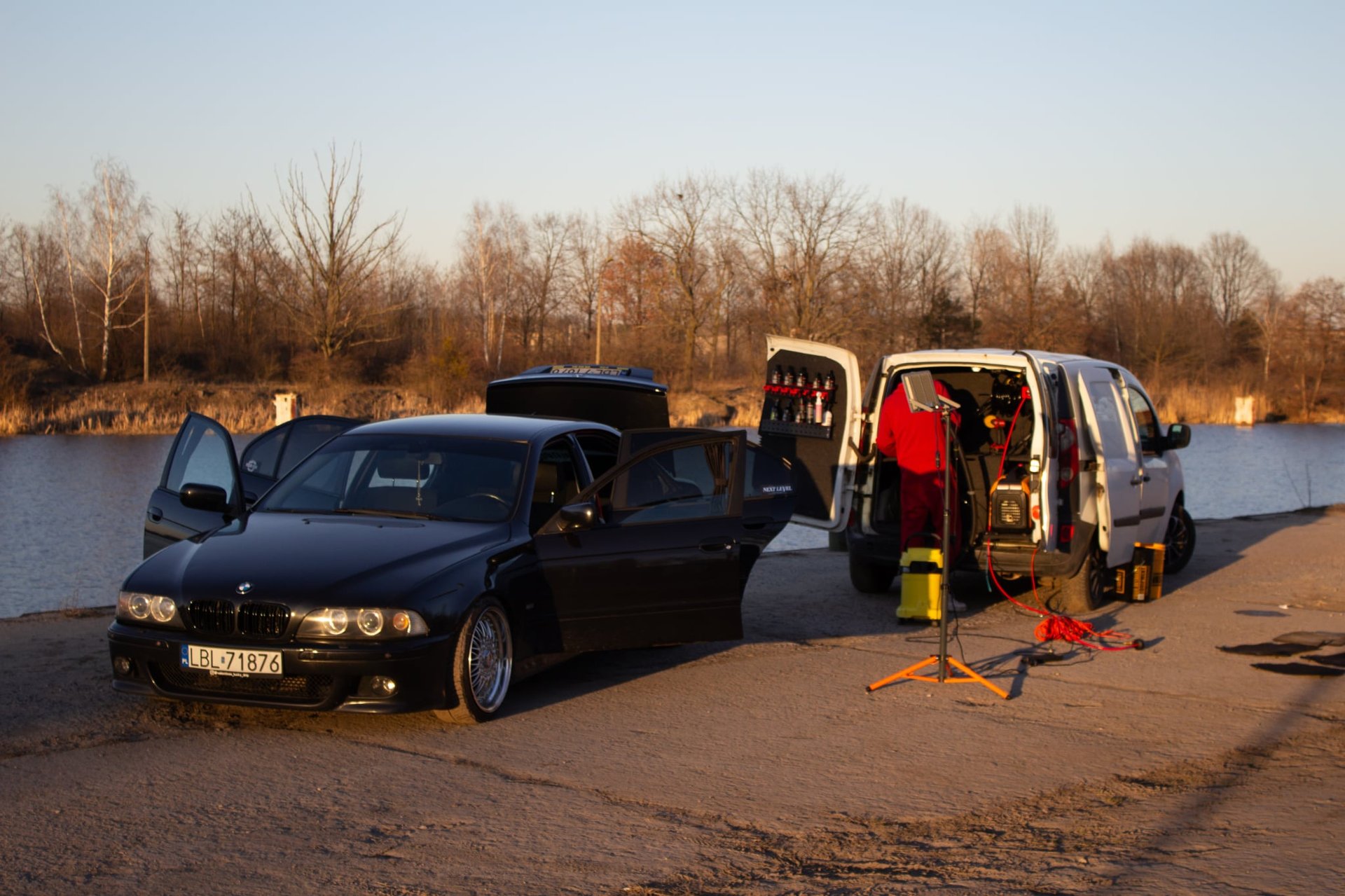 black and white bed linen