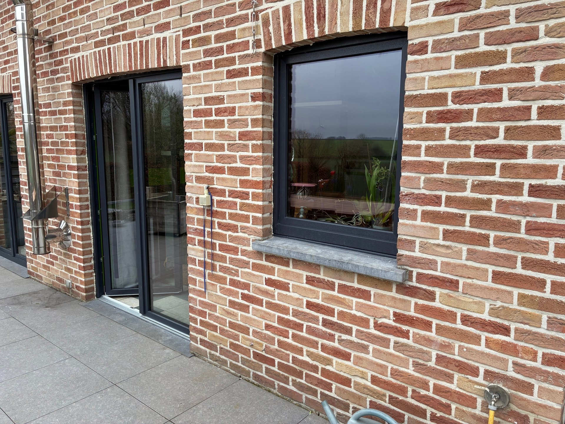 black and white bed linen