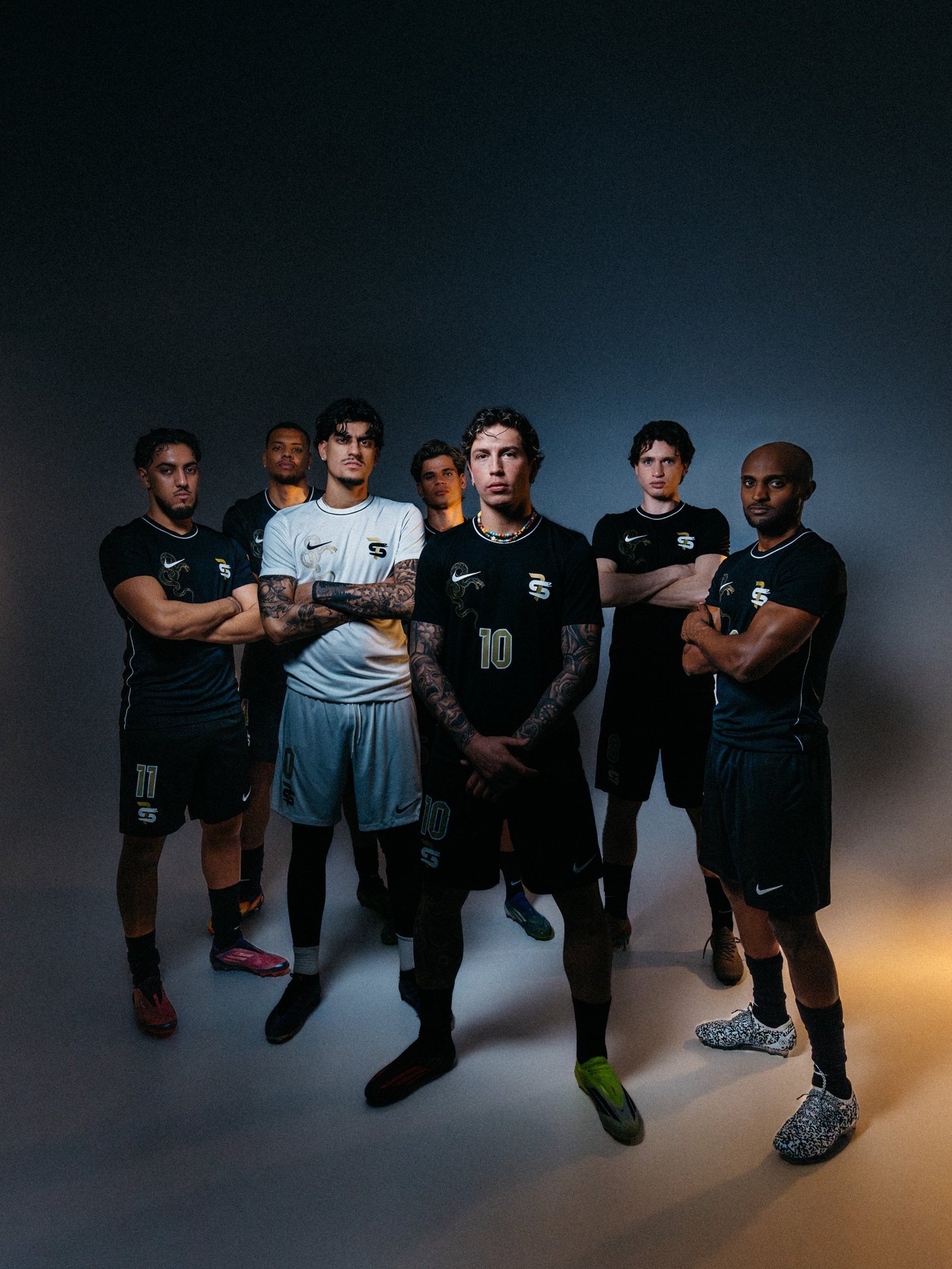 black and white bed linen