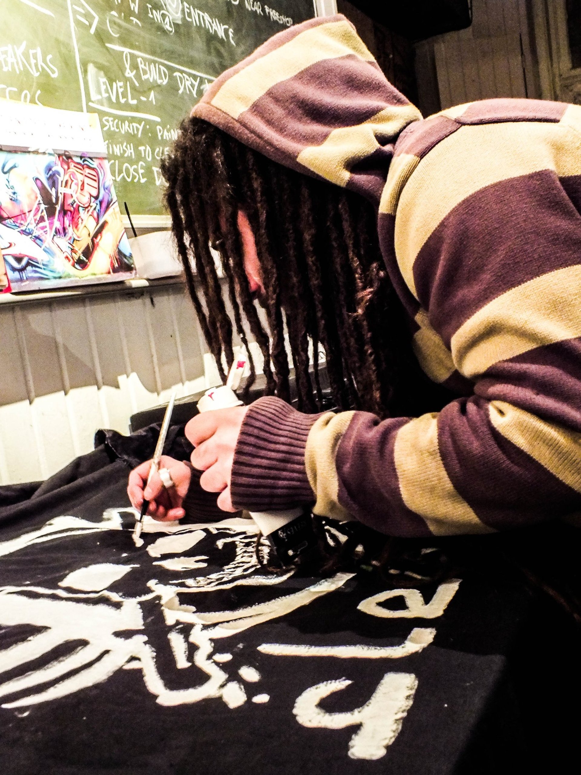 black and white bed linen