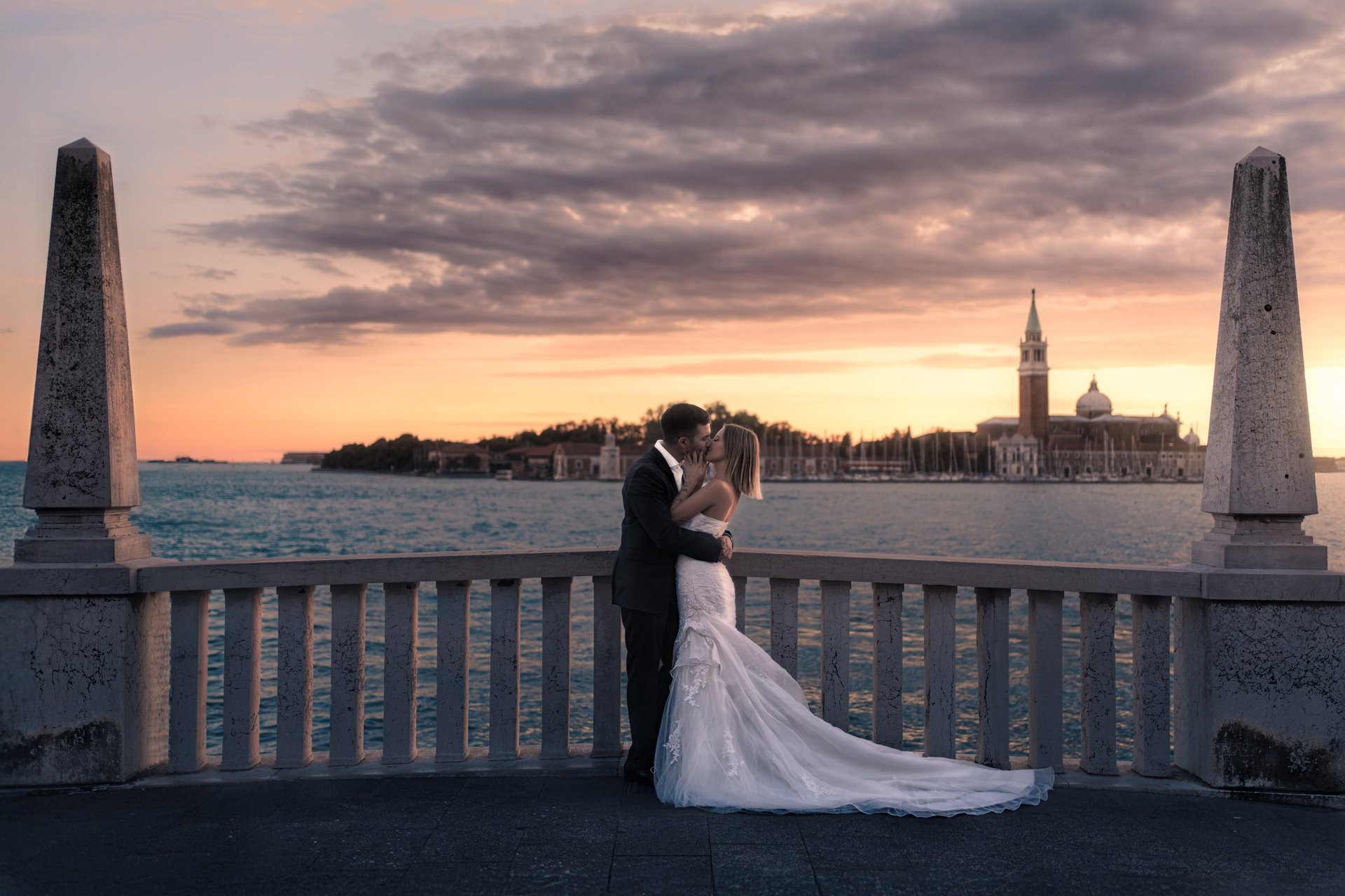 black and white bed linen