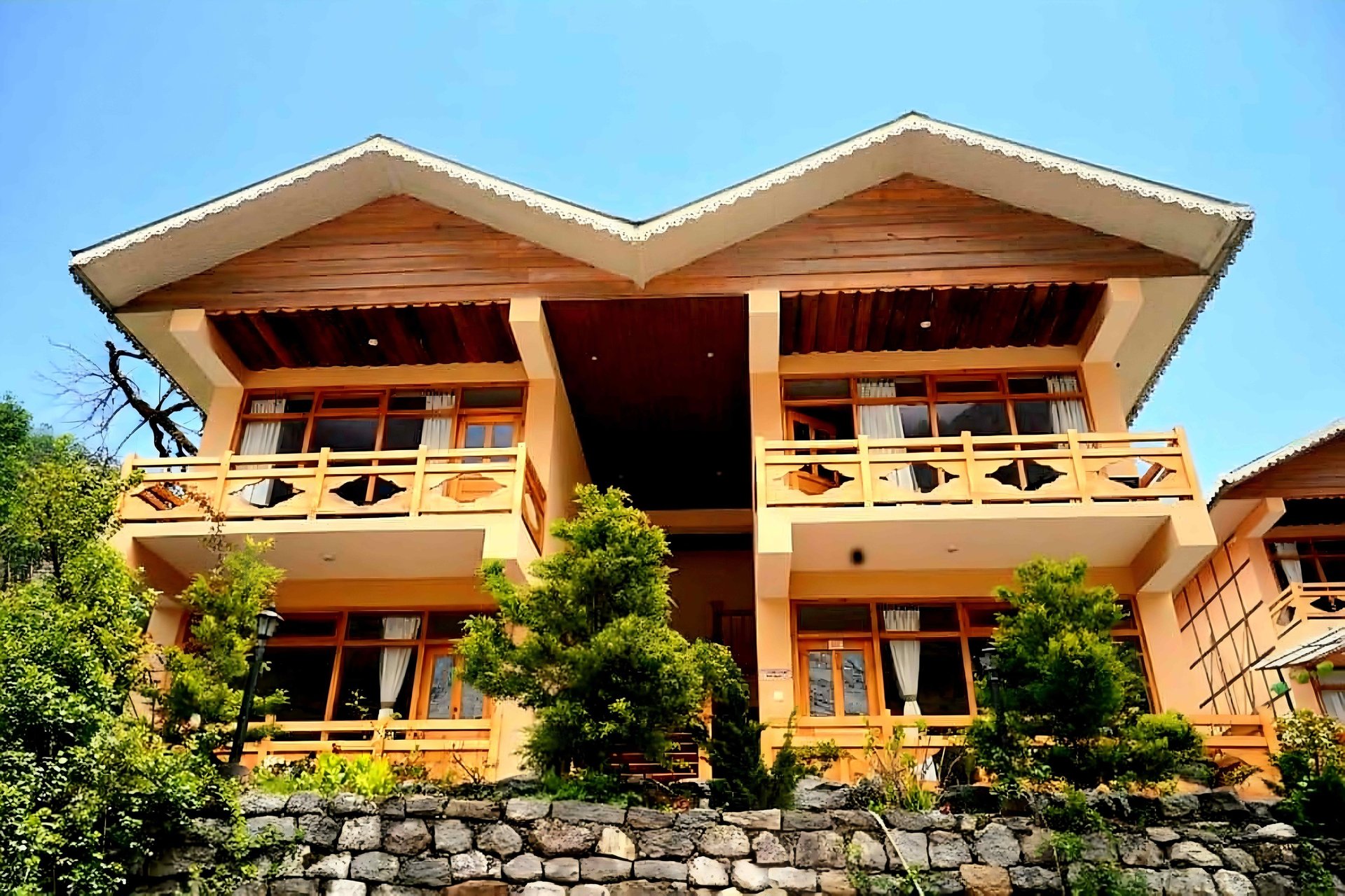 gray computer monitor