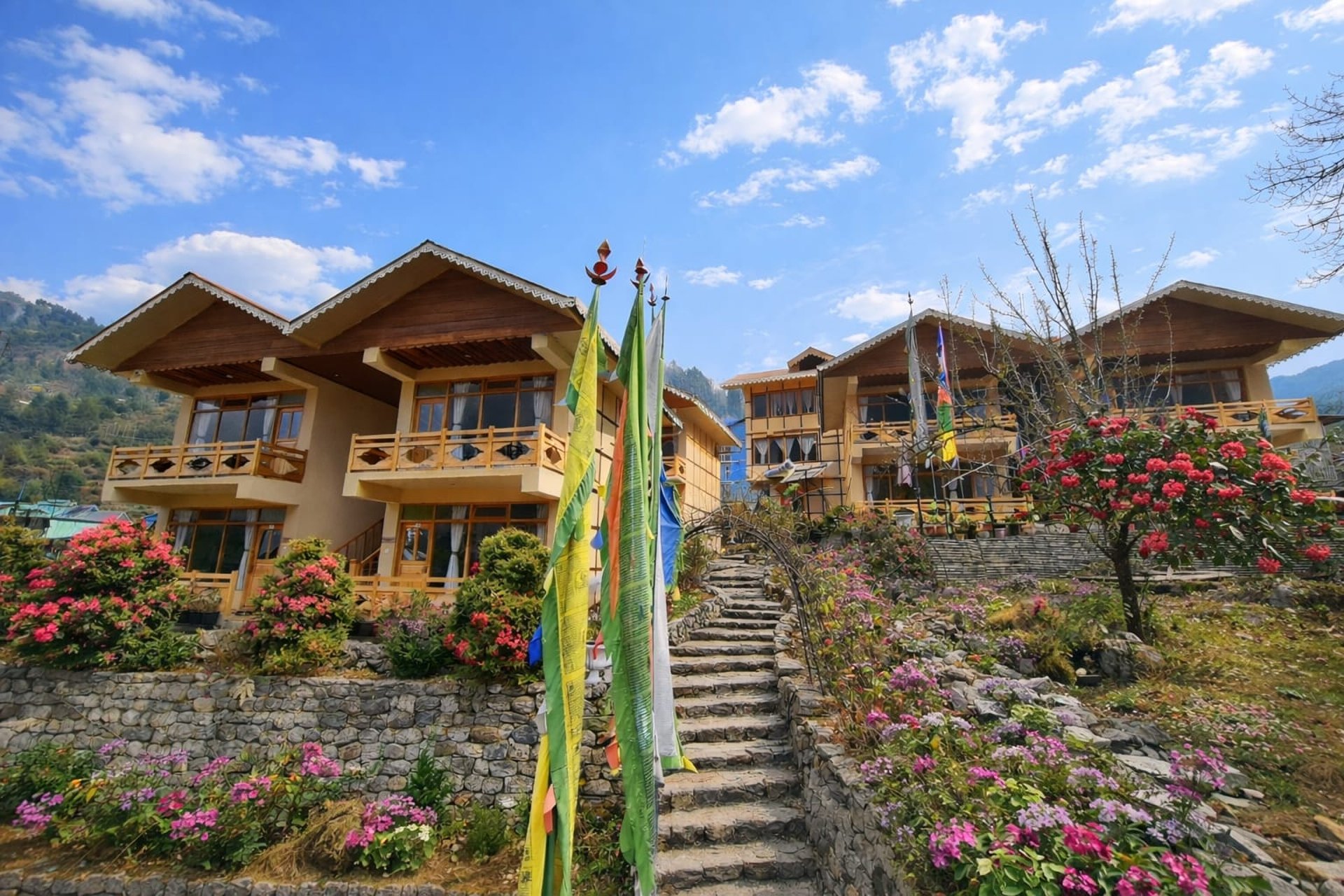 black and white bed linen