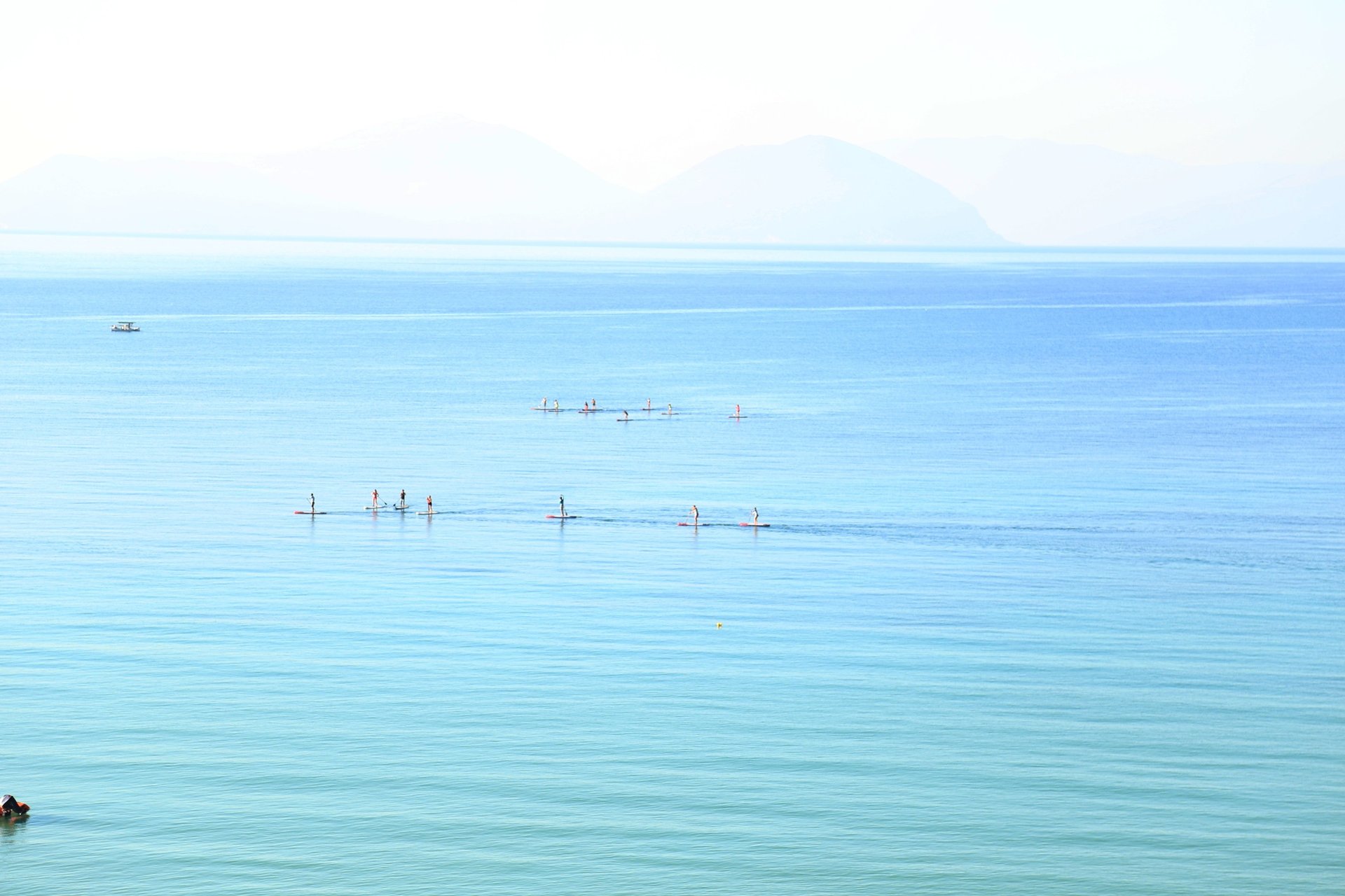 gray computer monitor