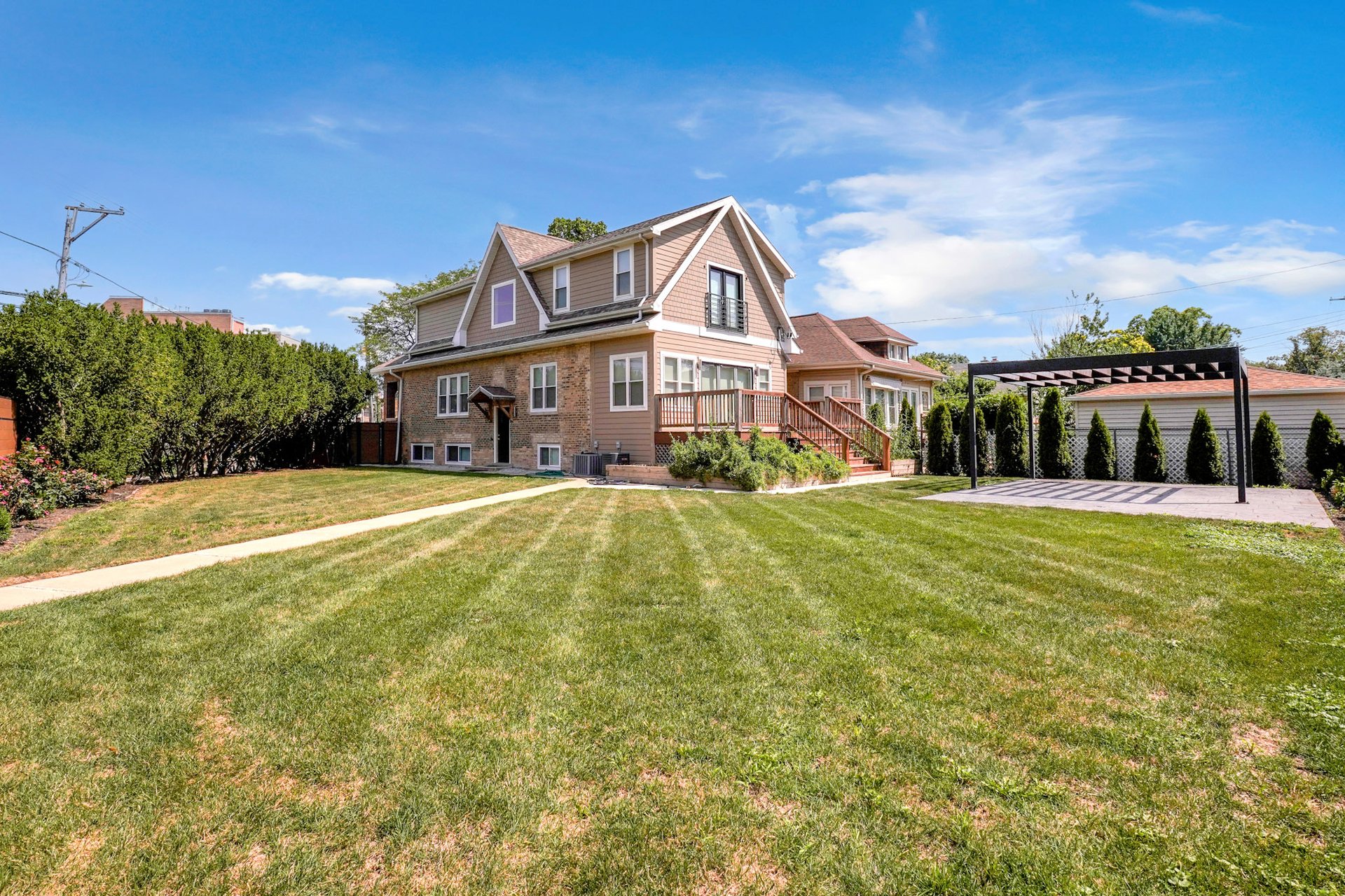 black and white bed linen