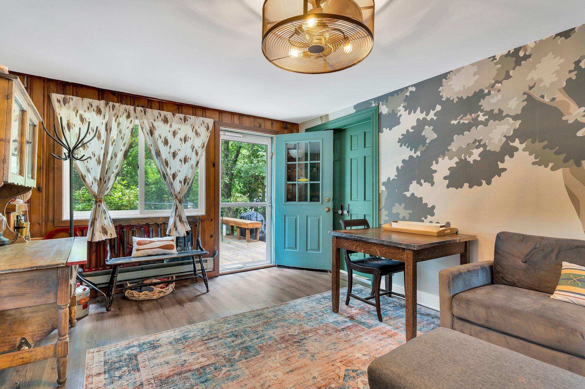 black and white bed linen