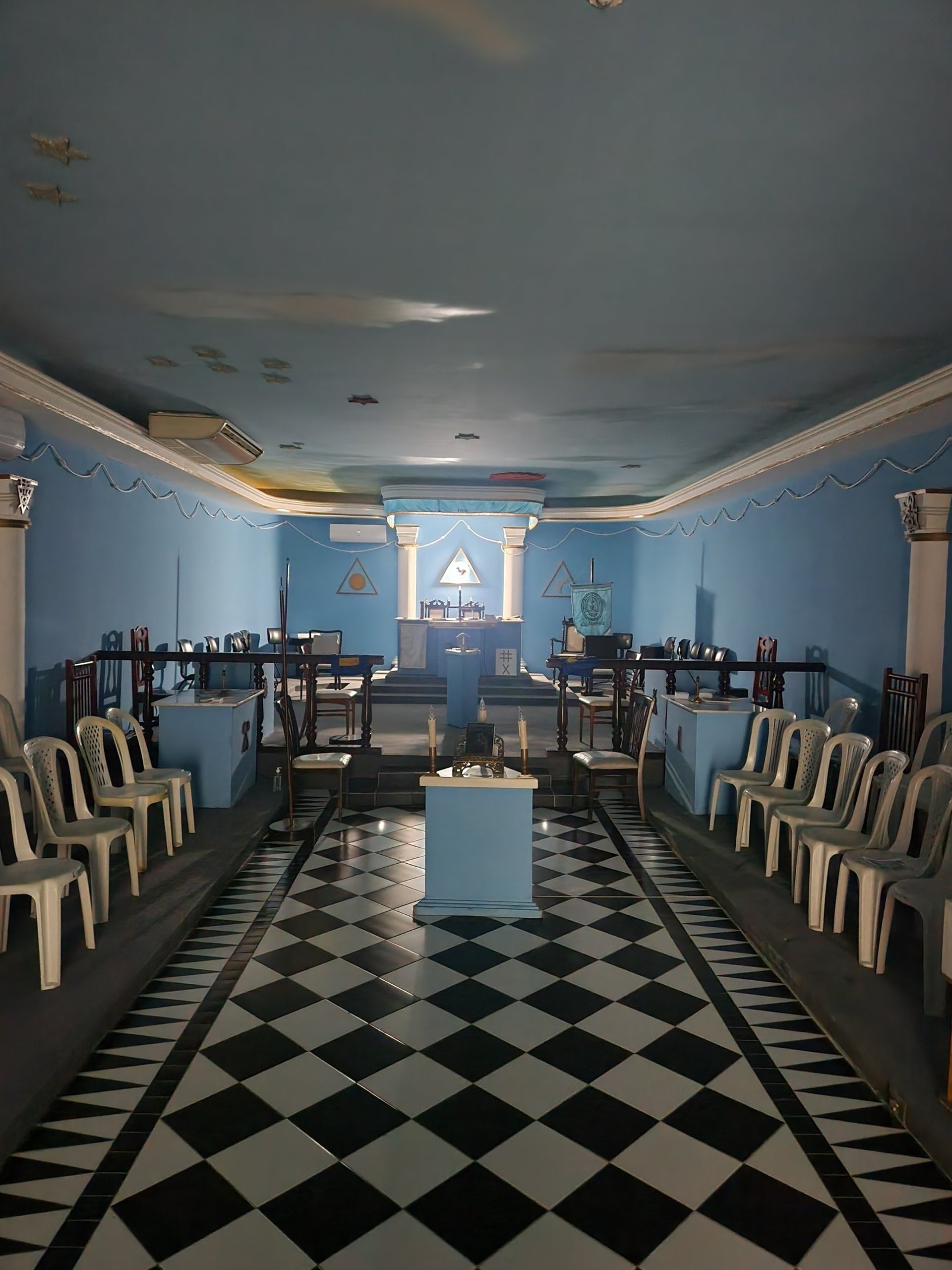 black and white bed linen