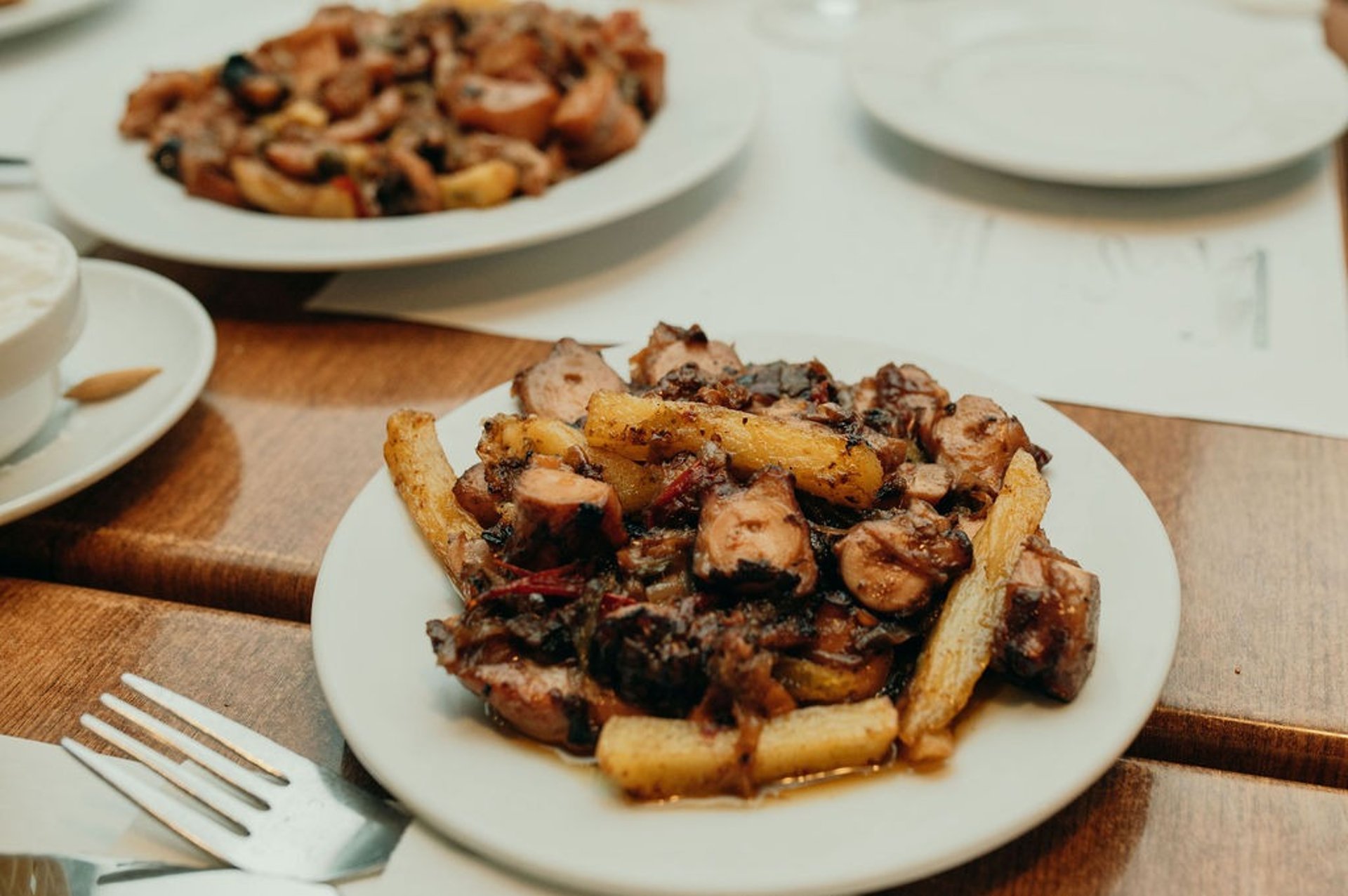 black and white bed linen