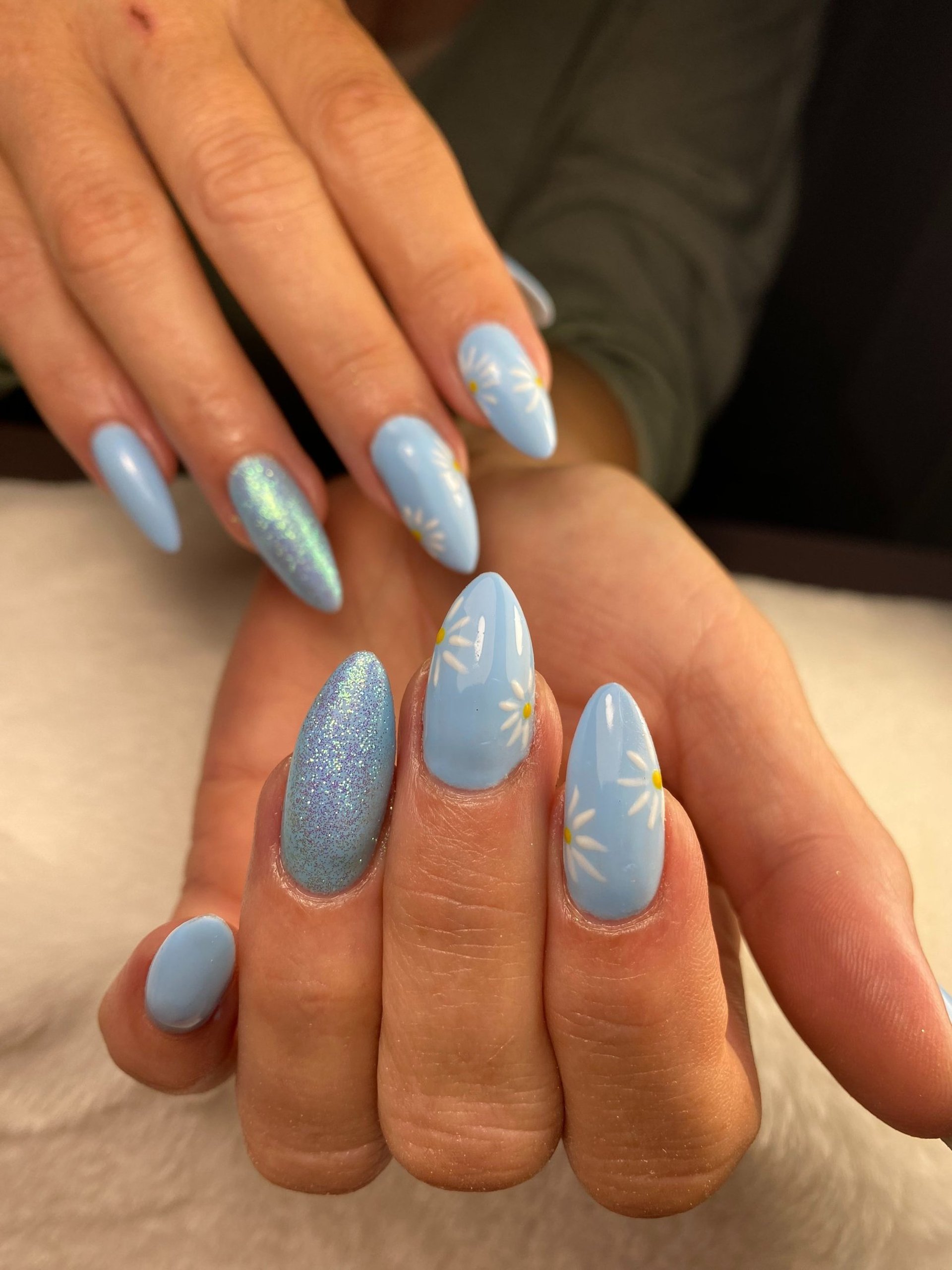 black and white bed linen