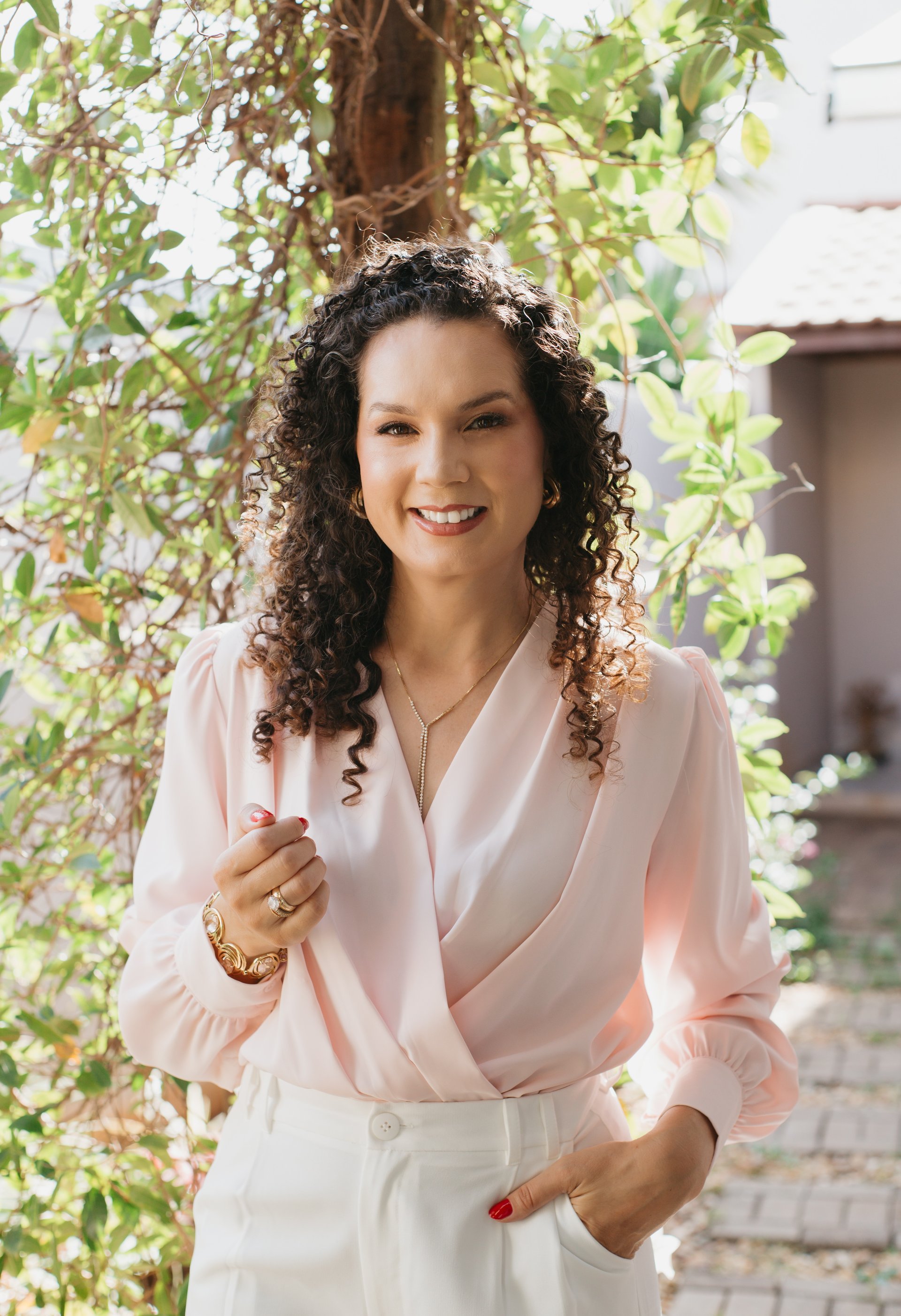 gray computer monitor